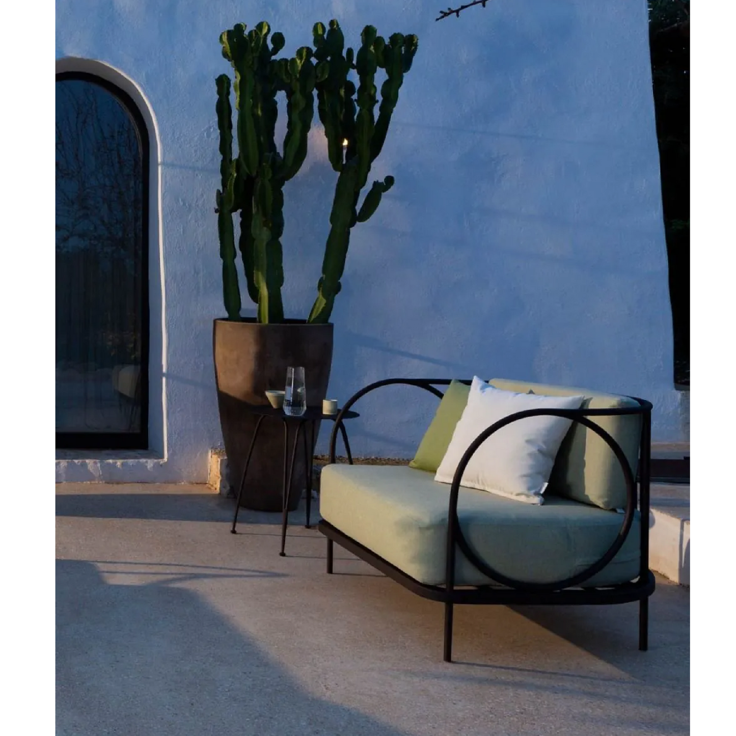 Contemporary Outdoor Side Table | Unopiu Ariete | ItalianFurniture.com