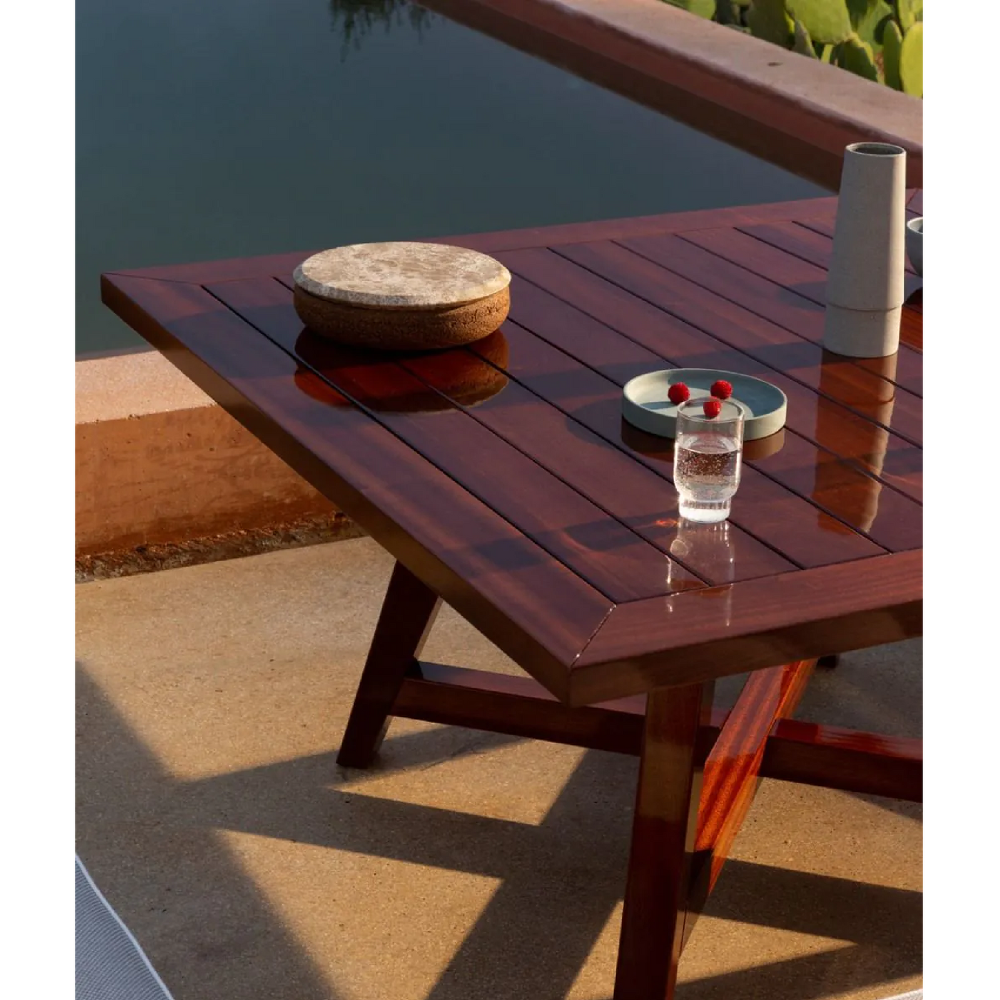 Square Mahogany Outdoor Dining Table | Unopiu C'est la vie | Italianfurniture.com