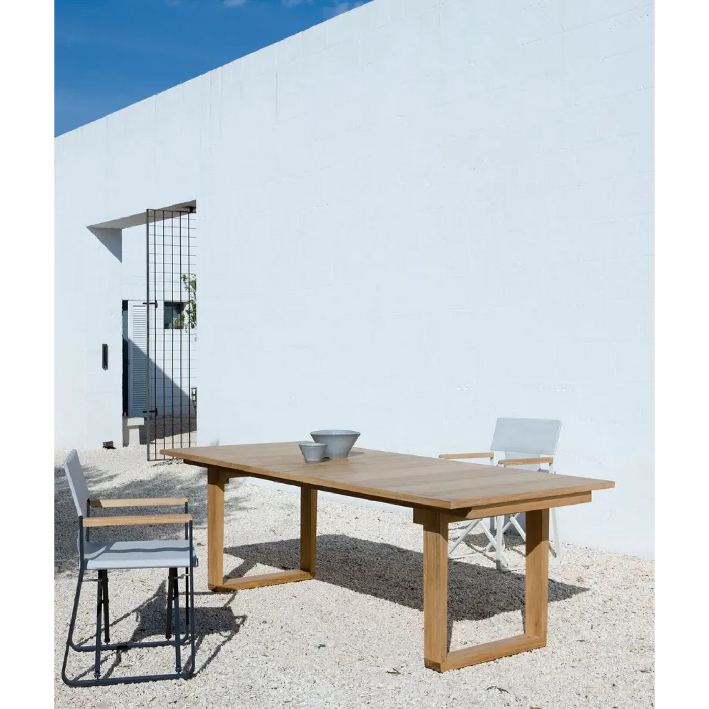 Minimalist Teak Extendable Outdoor Dining Table | Unopiu Cosette | Italianfurniture.com