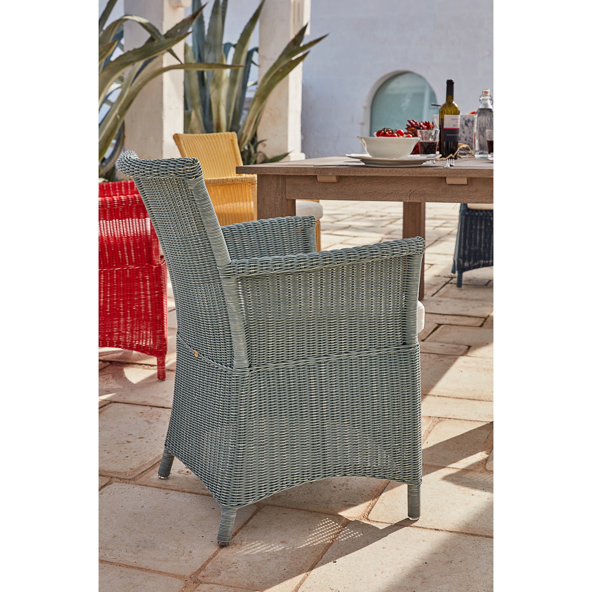 Woven Outdoor Armchair | Unopiu Capri | Italianfurniture.com