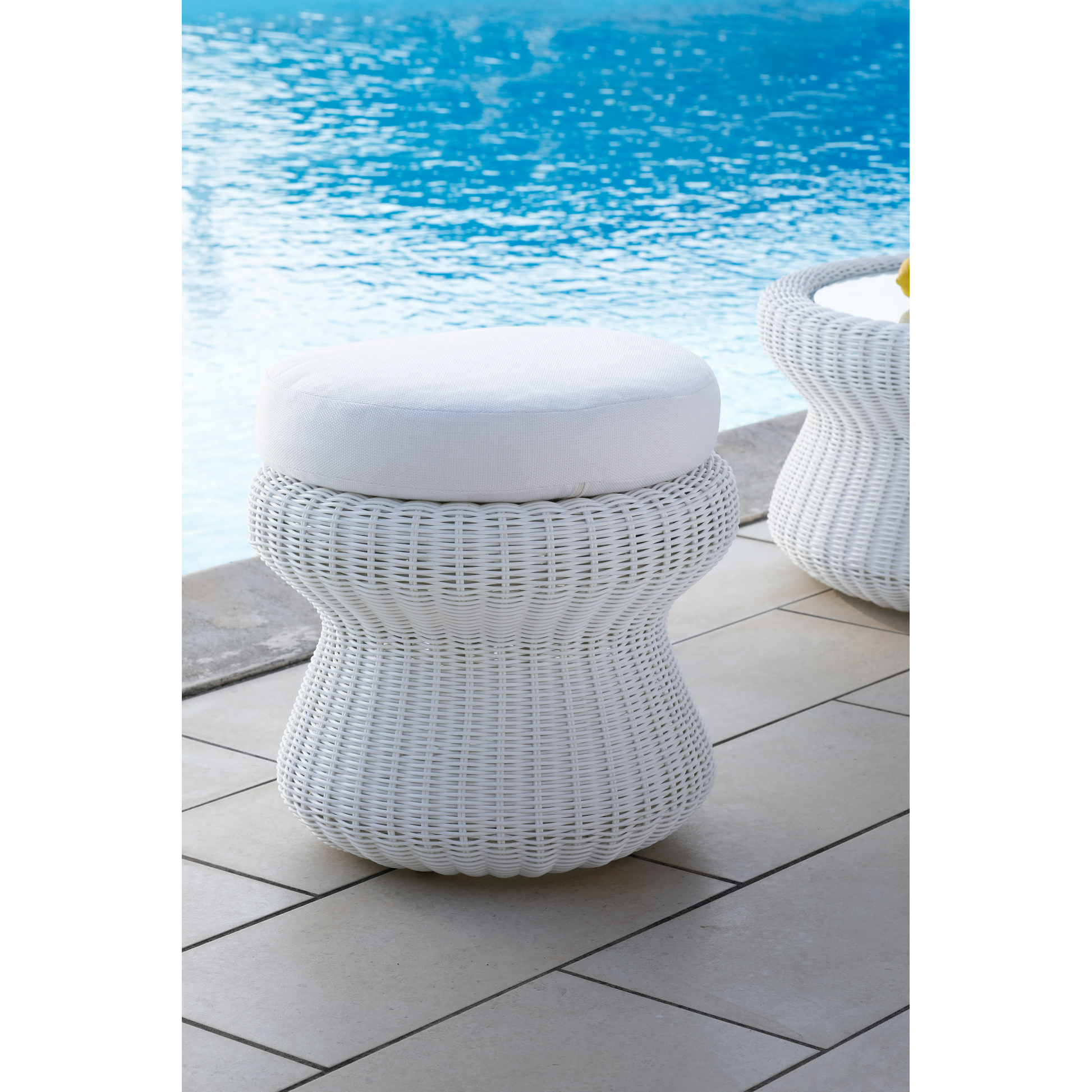 Round Outdoor Pouf | Unopiu Agorà | Italianfurniture.com