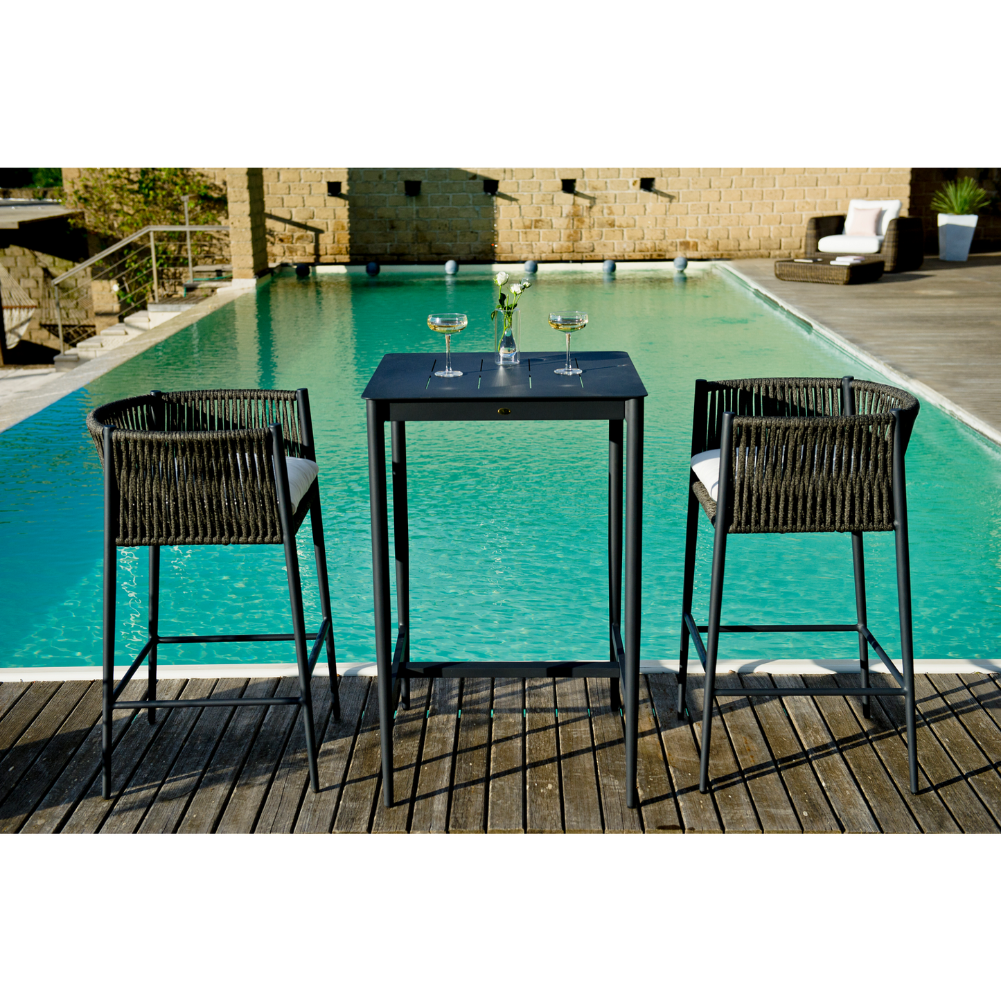 Square Outdoor High Table | Unopiu Luce | Italianfurniture.com