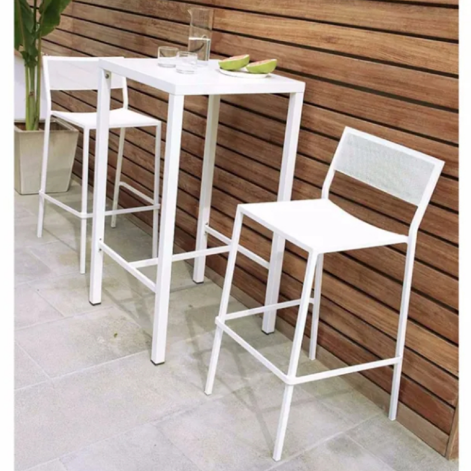 Stackable Iron Outdoor Counter Stool | Unopiu Conrad | Italianfurniture.com