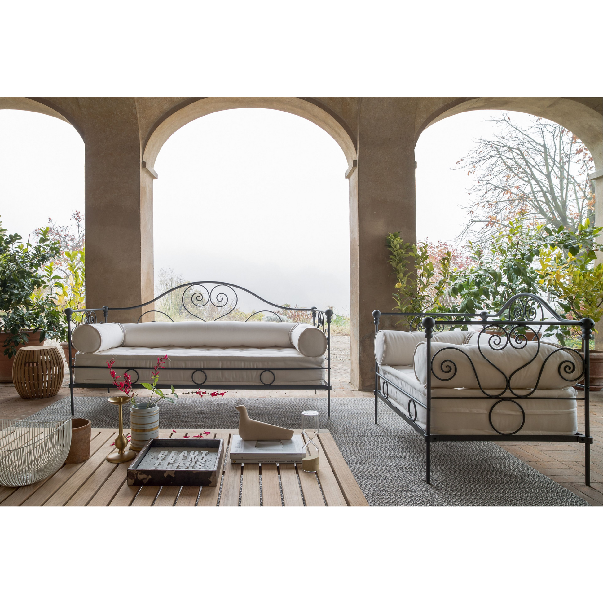 Iron Outdoor Sofa Bed | Unopiu Aurora | Italianfurniture.com