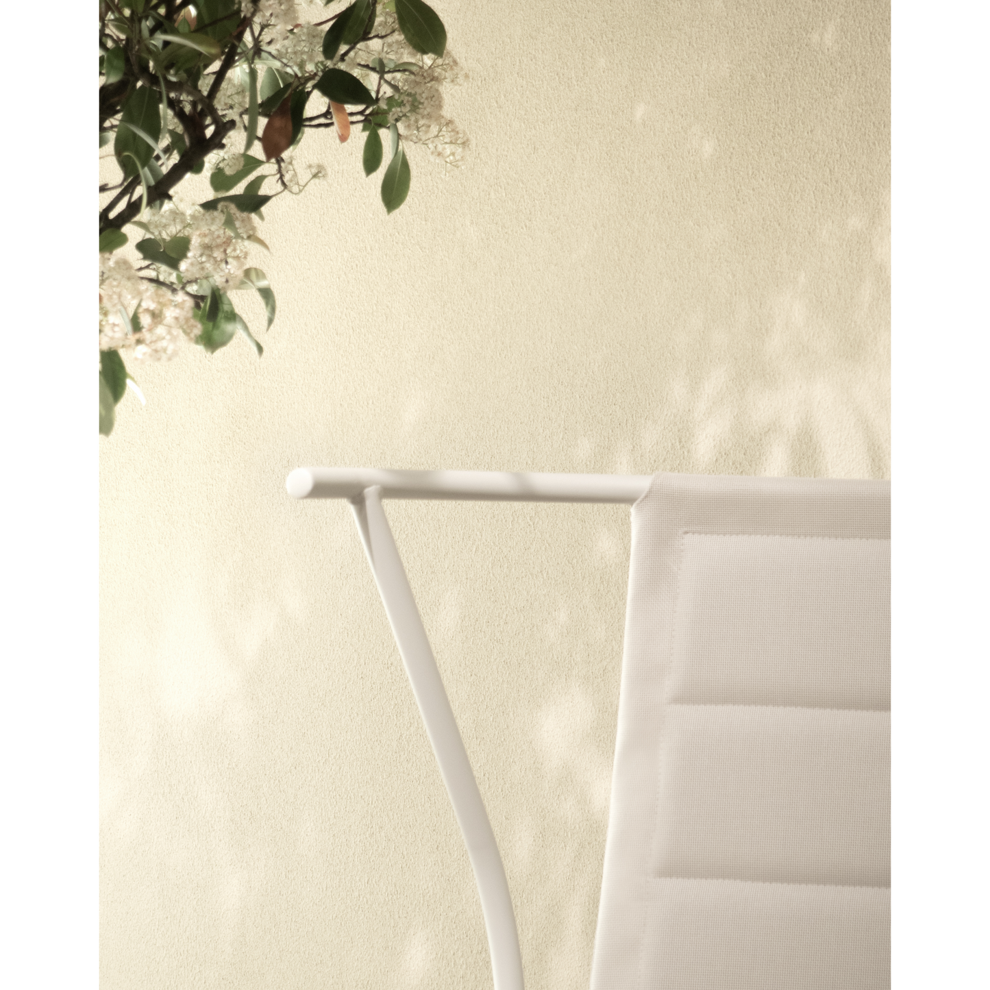 Minimalist Outdoor Bergère Armchair | Unopiu Nanda | Italianfurniture.com