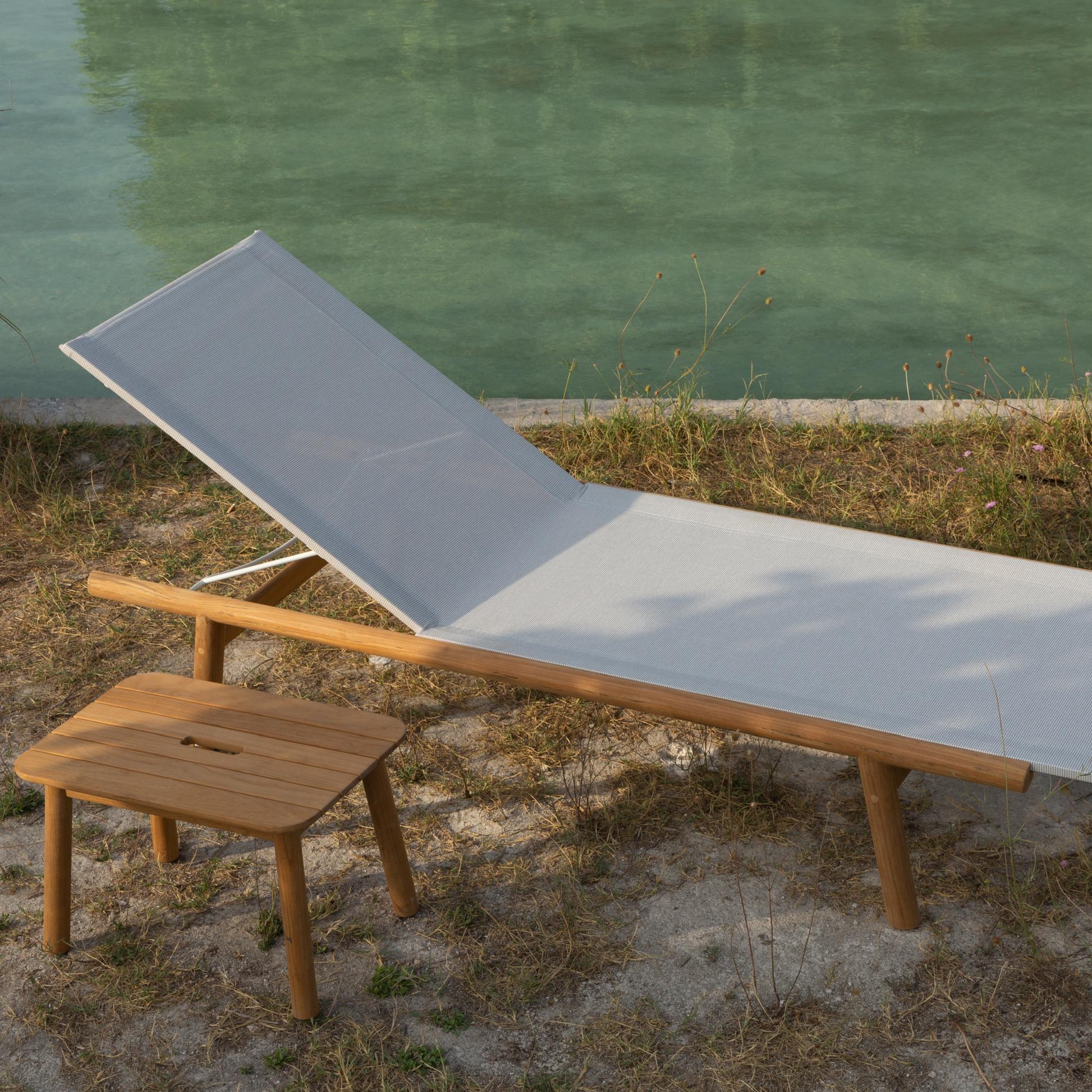 Teak Curved Sunlounger  | Unopiu Pevero | Italianfurniture.com