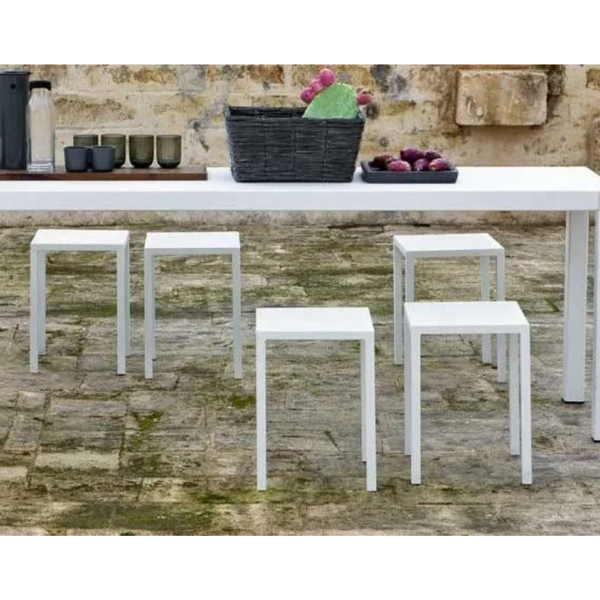 Stackable Iron Outdoor Stool | Unopiu Conrad | Italiianfurniture.com