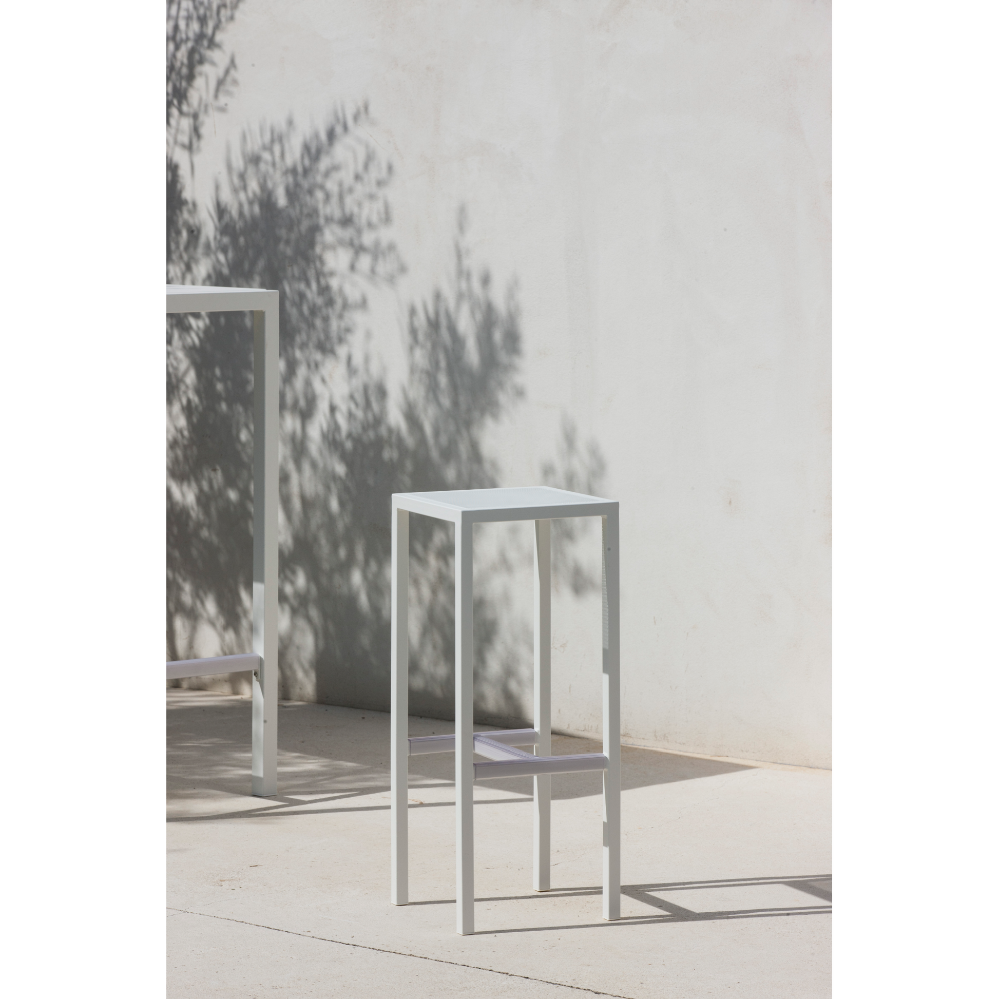 Iron Outdoor High Stool | Unopiu Conrad | Italianfurniture.com