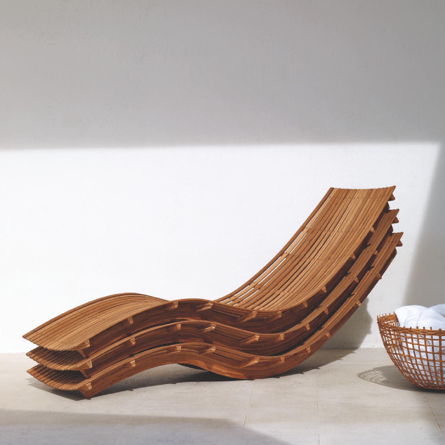 Stackable Teak Outdoor Chaise Lounge | Unopiu Swing | Italianfurniture.com