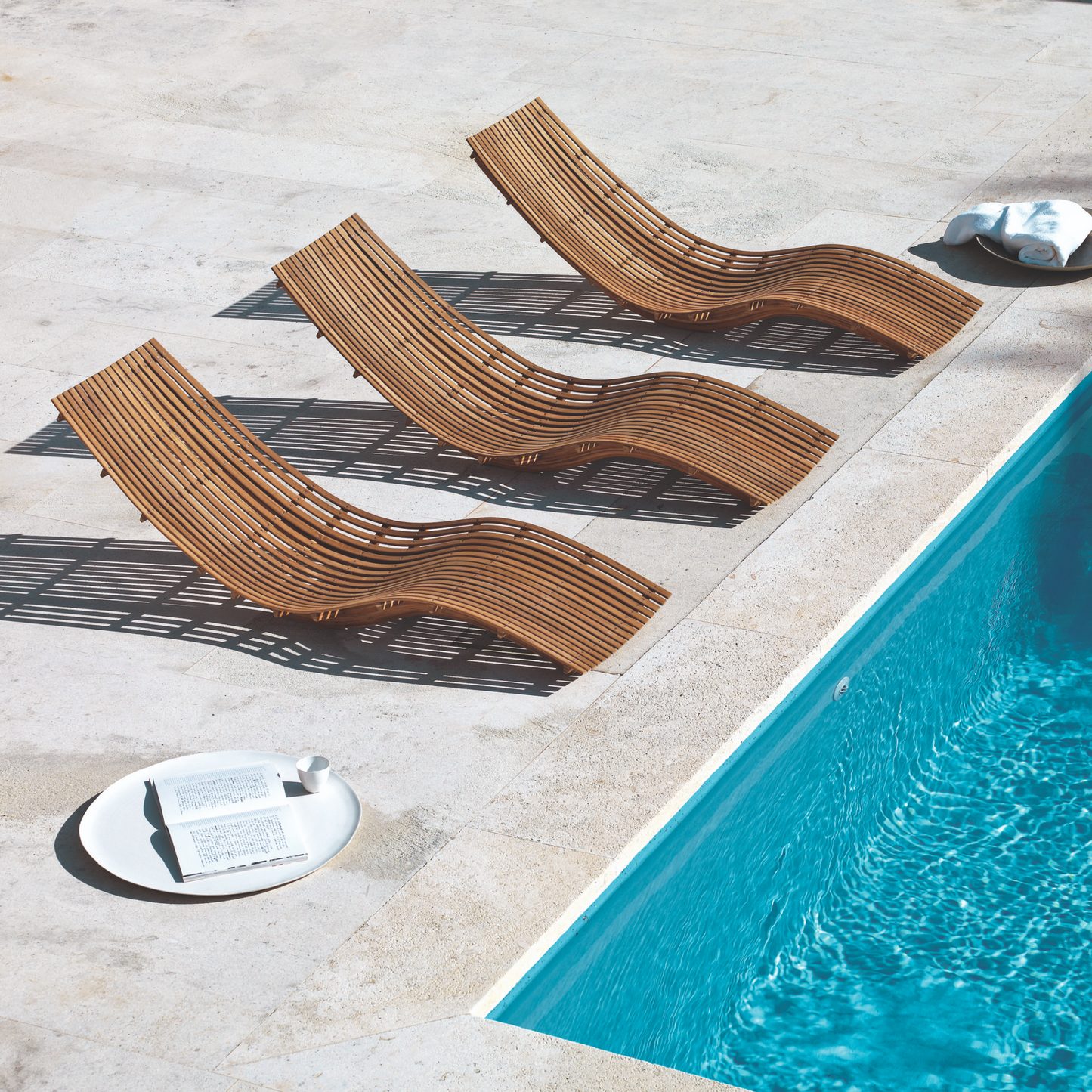 Stackable Teak Outdoor Chaise Lounge | Unopiu Swing | Italianfurniture.com