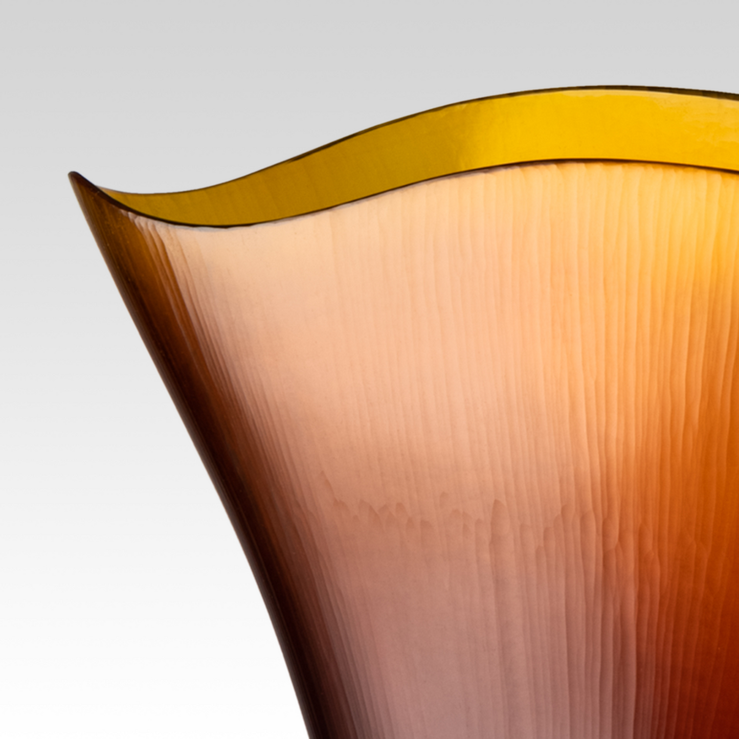 Wavy-Edged Glass Vase | Venini Battuti